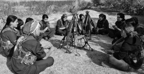 Milicianas de las YPJ (Unidades de Defensa de Mujeres) en Kobanê